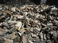 Колоті дрова твердих порід з доставкою. Без передоплати!