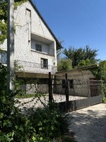 Продам будинок з ділянкою землі в Новомосковському районі
