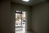 Здається комерційне приміщення на вул. Освіти 19, площа 120.8 кв. м