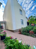 Продам будинок поруч з центром