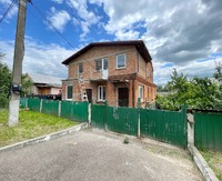 Продам частину будинку в місті