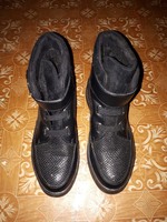 Жіноче взуття