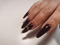 Маникюр поворотка изюм