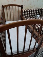 Дитяче ліжечко з матрасом