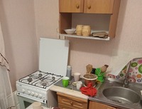 Підселення дівчині жінки
