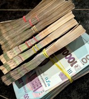 Пропонуємо розгляд декількох варіантів кредитних продуктів за посередництва фінансового брокера.