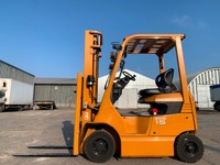 Вилковий електронавантажувач Toyota з напівкабіною, випуск кінець 2020 року  Модель: 8FB15. Максимальна вантажопідйомність – 1,5 т