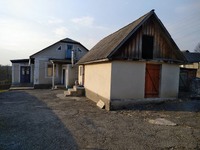 Продається будинок та земельна ділянка