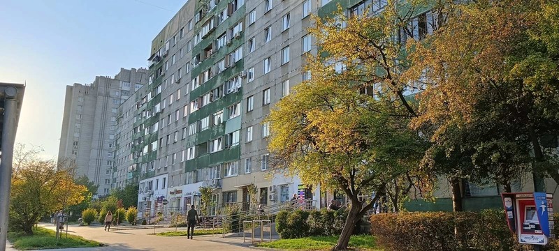 Продаж 3-кімнатної квартири у Сихівському районі Львова, вул. Сихівська, 28. Продам